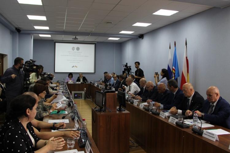 Круглый стол «Южная Осетия – Россия 15-летие установления дипломатических отношений»