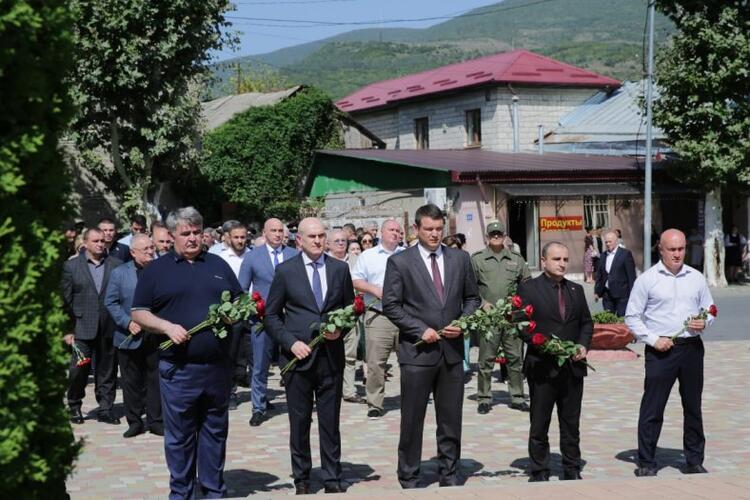 Памятная акции в Цхинвале, посвященная 20-ой годовщине трагических событий в Беслане