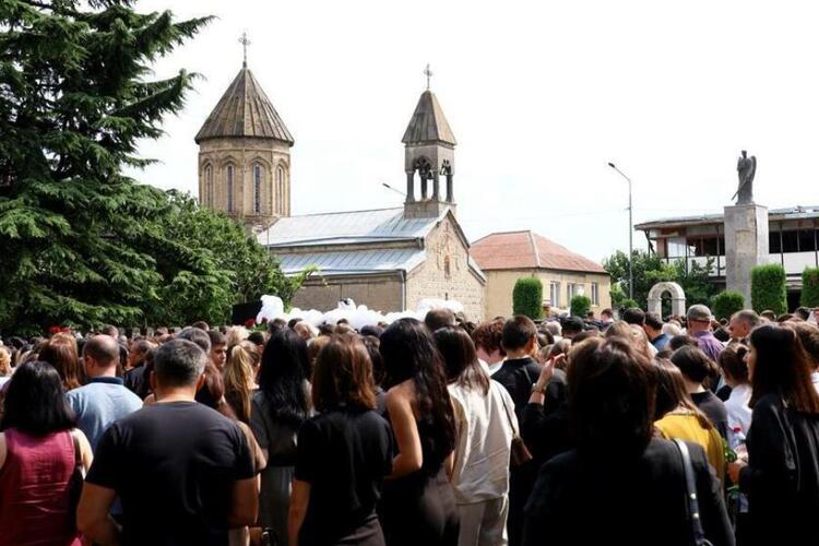 Памятная акция в память о жертвах теракта в Беслане