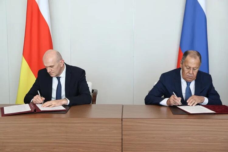 Министры иностранных дел Южной Осетии и России А.М. Джиоев и С.В. Лавров подписали План консультаций