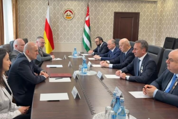 Встреча А.М. Джиоева и О.М. Барциц