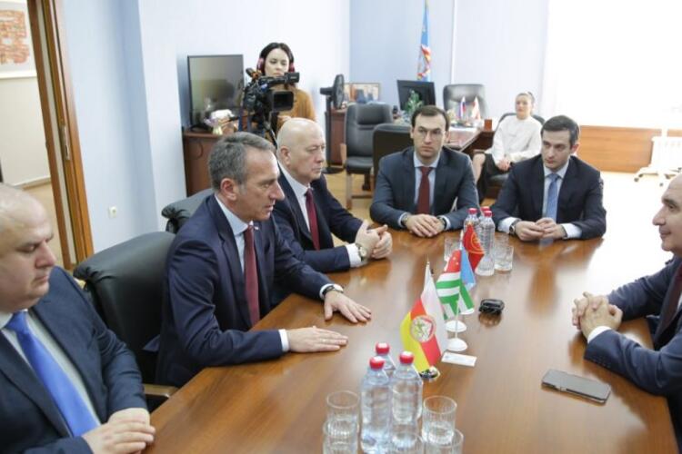 Делегация МИД РА посетила ЮОГУ