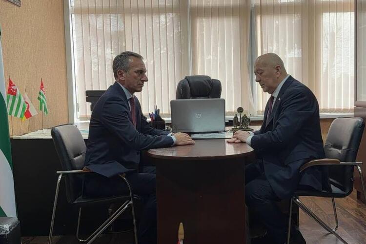 Делегация МИД РА посетила Посольство РА в РЮО