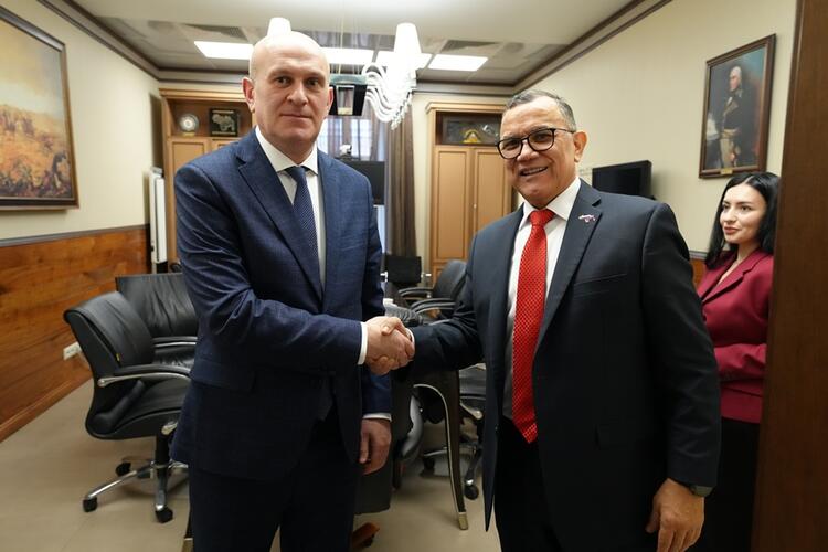 Встреча А.М. Джиоева и Х.Р. Саласара Веласкеса