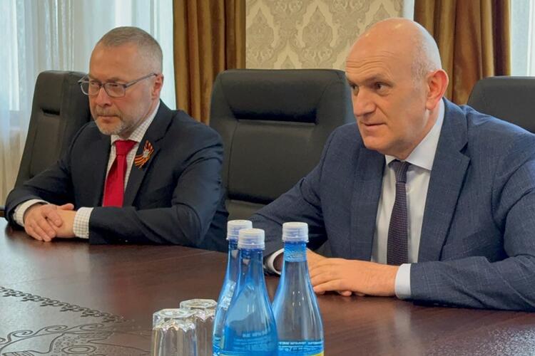 Встреча А. Джиоева с М. Мурджа и П. Дзокателли