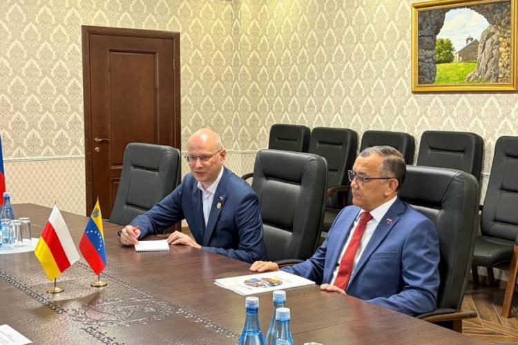Встреча с Чрезвычайным и Полномочным Послом Боливарианской Республики Венесуэла в Российской Федерации Хесусом Рафаэлем Саласаром Веласкесом