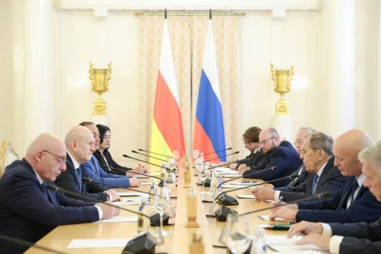 Встреча И.о. Министра иностранных дел РЮО А.М. Джиоева и Министра иностранных дел РФ С.В. Лаврова