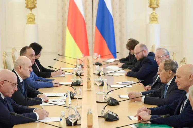 Встреча И.о. Министра иностранных дел РЮО А.М. Джиоева и Министра иностранных дел РФ С.В. Лаврова