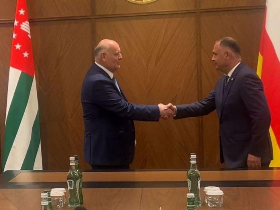 Встреча Президента Республики Южная Осетия А.Э. Гаглоева и Президента Республики Абхазия и А.Г. Бжания в расширенном формате
