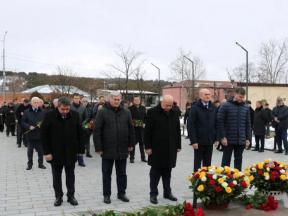 Торжественная церемония возложения цветов ко Дню защитника Отечества