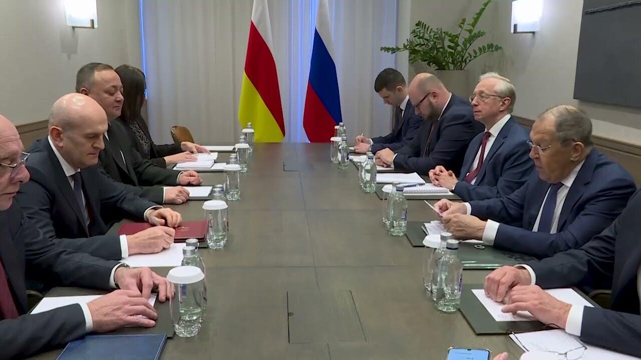 Embedded thumbnail for Встреча Министра иностранных дел Республики Южная Осетия А.М. Джиоева и Министра иностранных дел Российской Федерации С.В. Лаврова в Сочи, 1 октября 2025 года